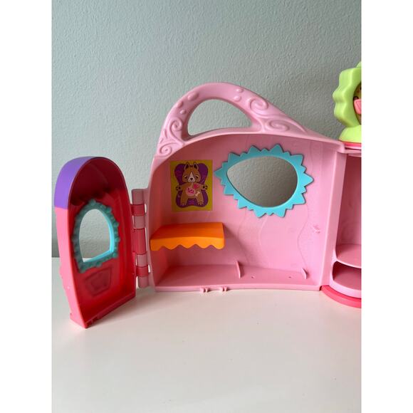 Littlest Pet Shop Get Better Center Playset 2005 Hasbro LPS - Picture 3 of 7